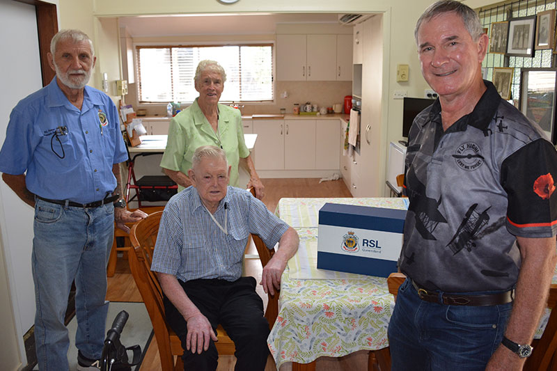 Emerald RSL Sub Branch member deliver Christmas hampers